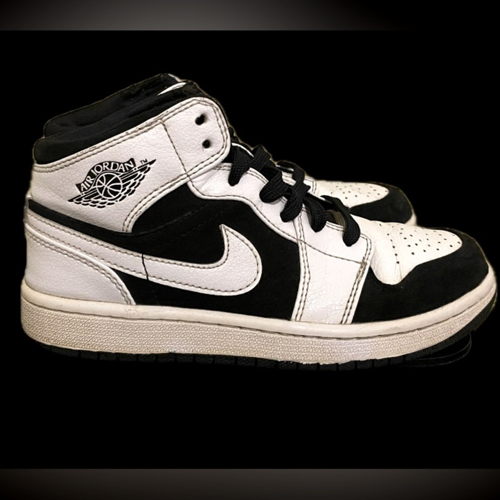Air Jordan 1 mid retro sneakers